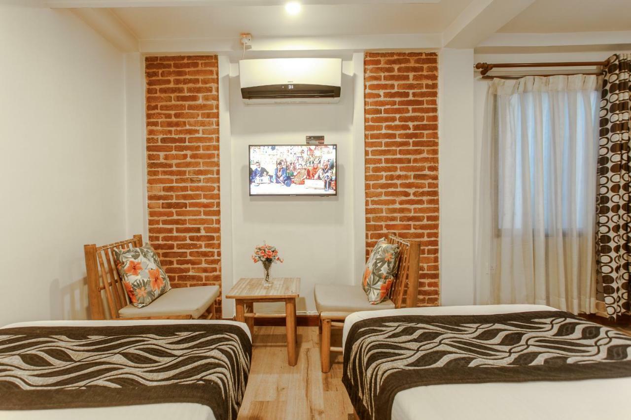 Hotel Shreesu Катманду Экстерьер фото
