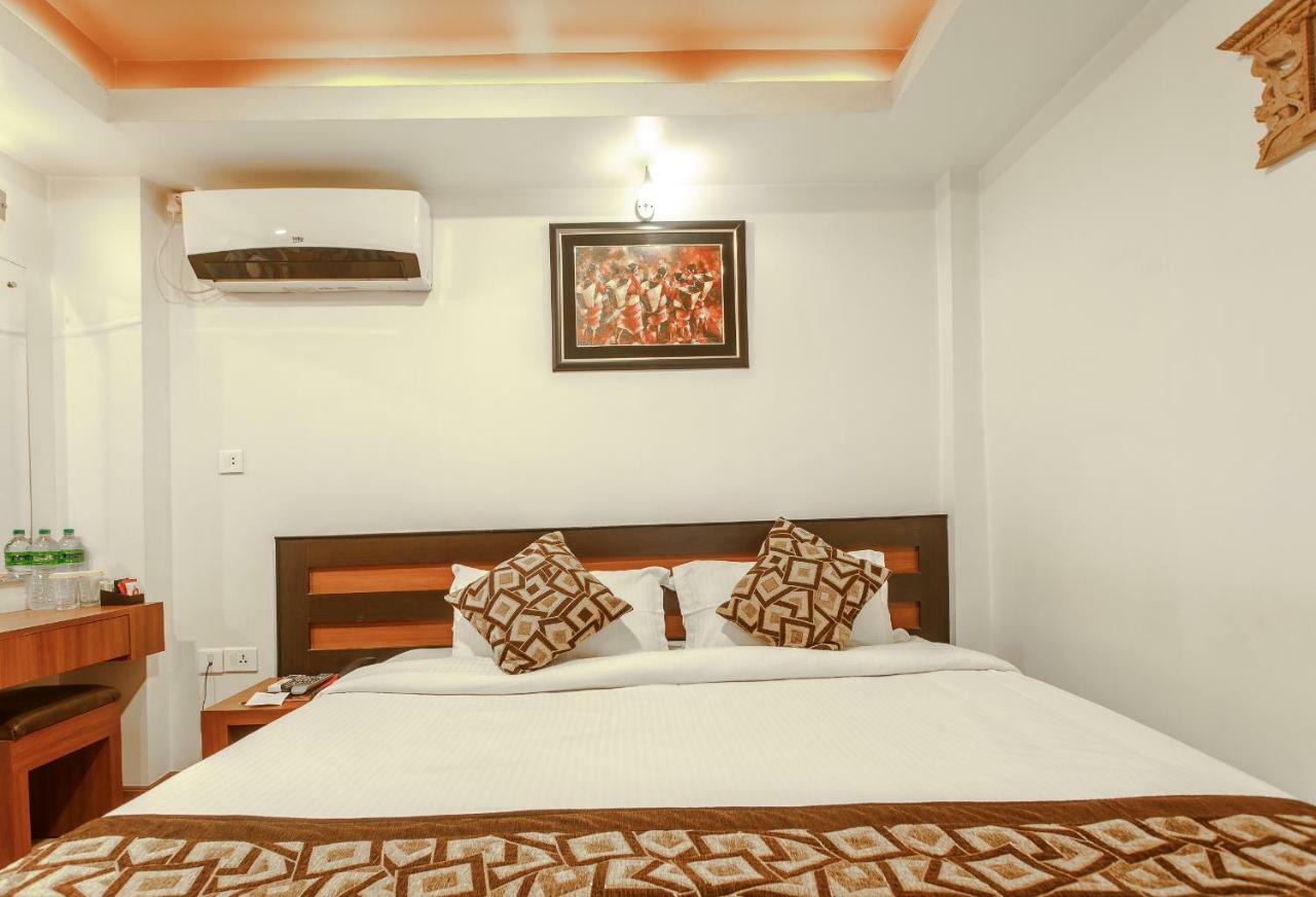 Hotel Shreesu Катманду Экстерьер фото